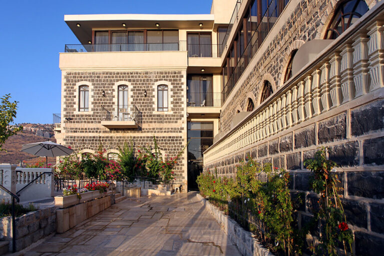 Hotel-grounds-005 (1)